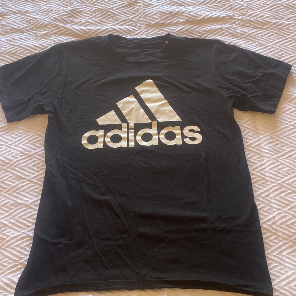 Black adidas logo tee - size M